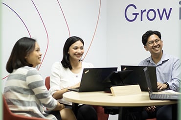 Transforming Data into Insights: The Art of Data Storytelling and Visualization